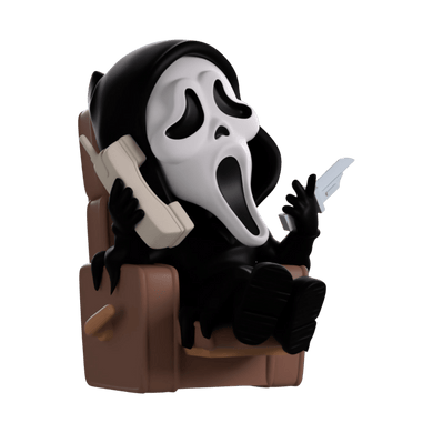 Scream – Ghostface Lounging 4″ Vinyl Figure